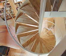イメージ：螺旋階段の写真